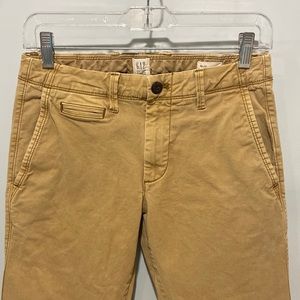 Gap khaki pants in size 28x30 Slim